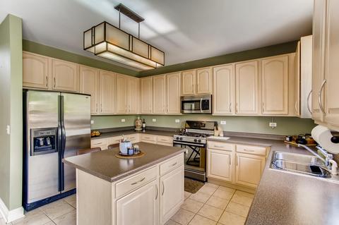 1705 Charles Ct, Wheeling, IL 60090 photo 8