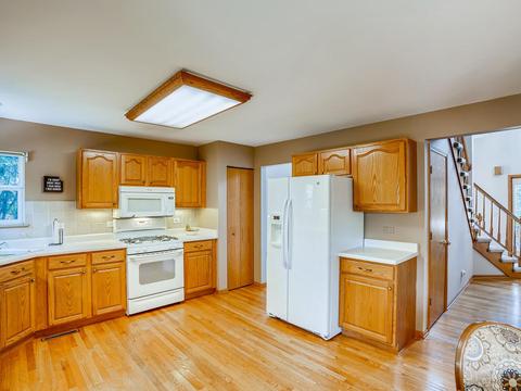 4748 Oregon Trl, Mchenry, IL 60050 photo 7