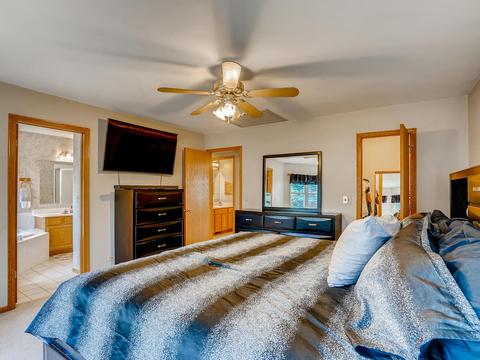 4748 Oregon Trl, Mchenry, IL 60050 photo 12