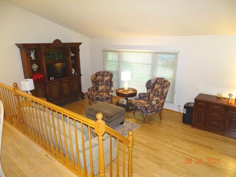 3437 Maple Leaf Dr, Glenview, IL 60026 photo 5