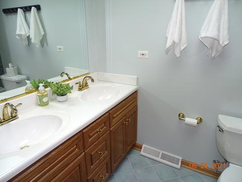 3437 Maple Leaf Dr, Glenview, IL 60026 photo 25