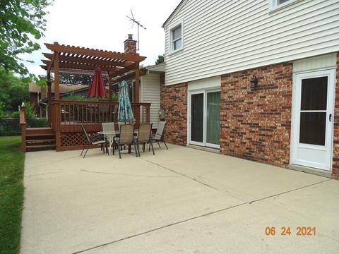 3437 Maple Leaf Dr, Glenview, IL 60026 photo 30