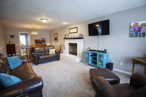 1617 Cutter Ct, Normal, IL 61761 photo 4