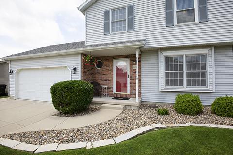 1617 Cutter Ct, Normal, IL 61761 photo 2