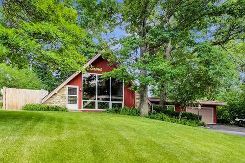803 Spring St, Roselle, IL 60172 photo 2