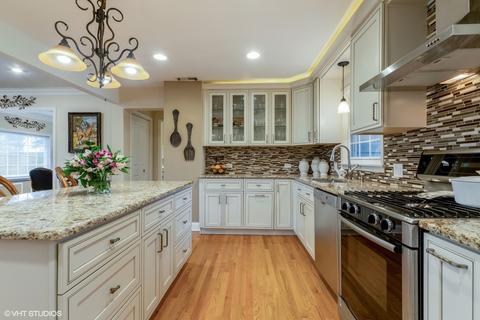 1164 S Wolf Rd, Des Plaines, IL 60016 photo 7