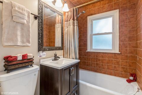1164 S Wolf Rd, Des Plaines, IL 60016 photo 14
