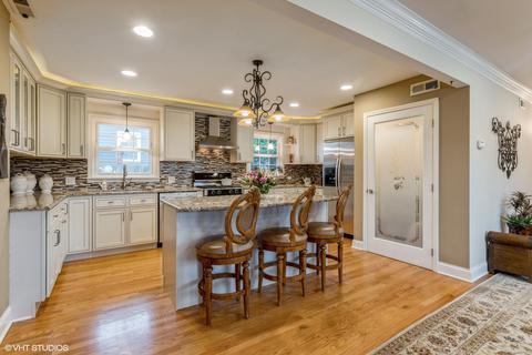 1164 S Wolf Rd, Des Plaines, IL 60016 photo 6