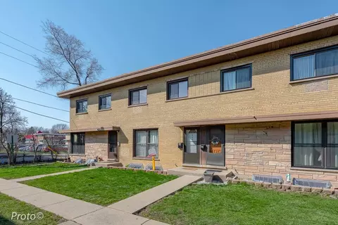 644 Maple Ct, Mount Prospect, IL 60056 photo 2