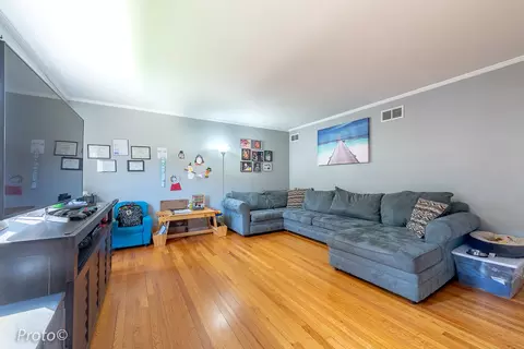 644 Maple Ct, Mount Prospect, IL 60056 photo 3