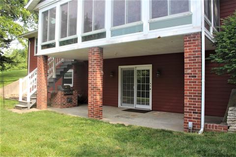 519 Cedar Dr, Clinton, IL 61727 photo 3