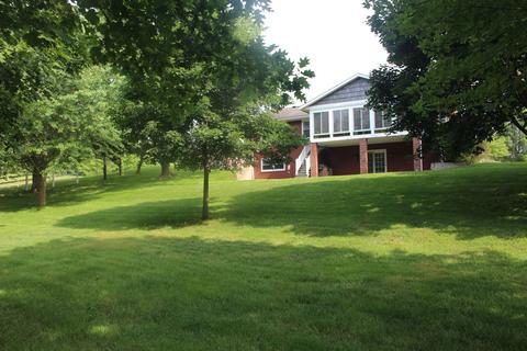 519 Cedar Dr, Clinton, IL 61727 photo 4