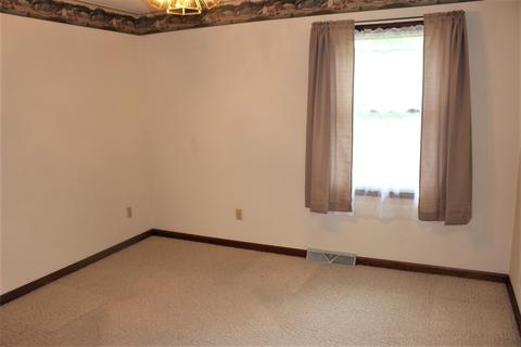 519 Cedar Dr, Clinton, IL 61727 photo 32