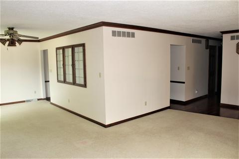 519 Cedar Dr, Clinton, IL 61727 photo 14