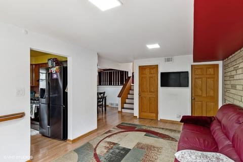 329 Dover Dr, Des Plaines, IL 60018 photo 9