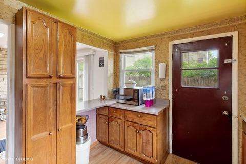 329 Dover Dr, Des Plaines, IL 60018 photo 12