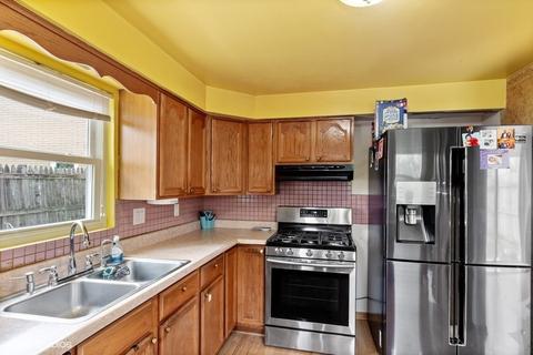 329 Dover Dr, Des Plaines, IL 60018 photo 10