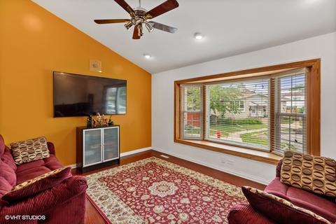 329 Dover Dr, Des Plaines, IL 60018 photo 5