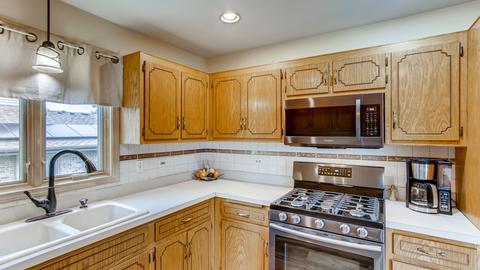1347 E Dunslow Ln, Lockport, IL 60441 photo 12