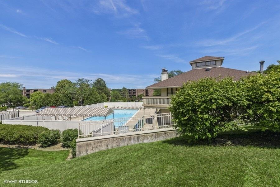  915 Abingdon Ct, Gurnee, IL 60031 photo 12