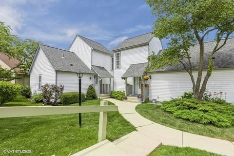 915 Abingdon Ct, Gurnee, IL 60031