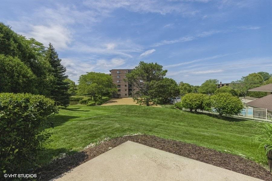  915 Abingdon Ct, Gurnee, IL 60031 photo 11
