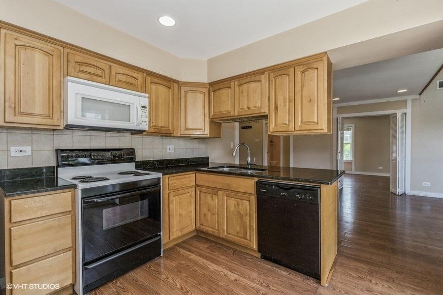  915 Abingdon Ct, Gurnee, IL 60031 photo 3