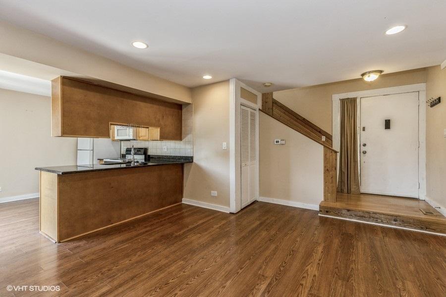  915 Abingdon Ct, Gurnee, IL 60031 photo 4