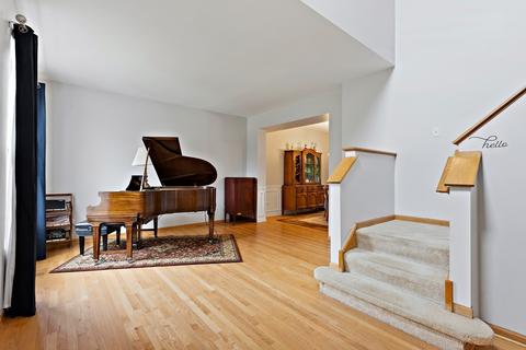 137 Ash Dr, Bolingbrook, IL 60490 photo 3