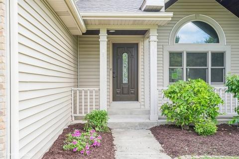 8909 Hidden Trl, Spring Grove, IL 60081 photo 2