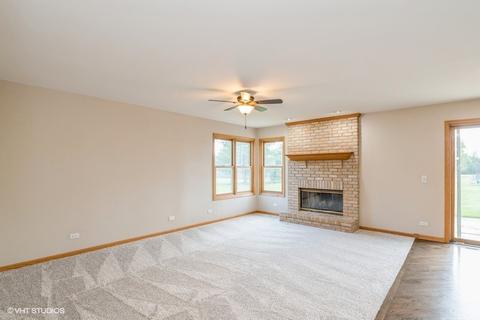 8909 Hidden Trl, Spring Grove, IL 60081 photo 9