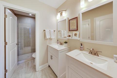 4402 S Berkeley Ave, Chicago, IL 60653 photo 23