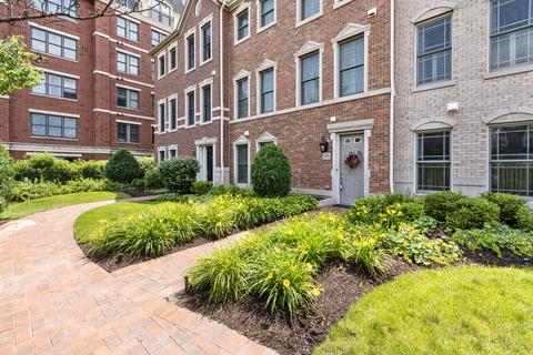 195 Reber St, Wheaton, IL 60187 photo 1