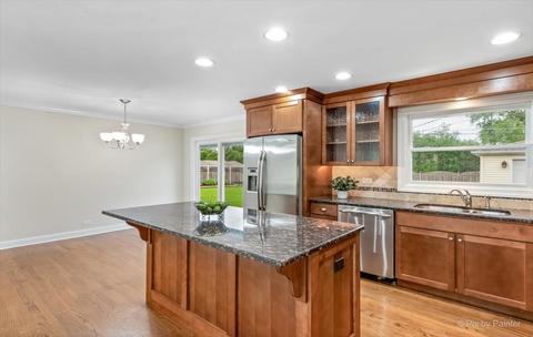 1838 N Howard St, Wheaton, IL 60187 photo 5