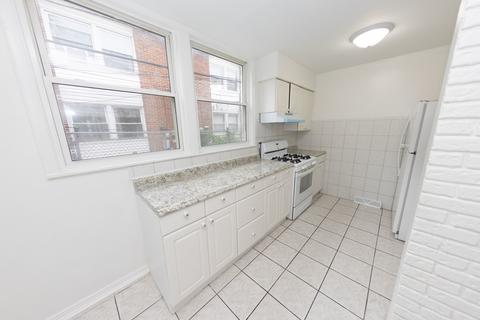 2059 Pine St #B, Des Plaines, IL 60018 photo 6