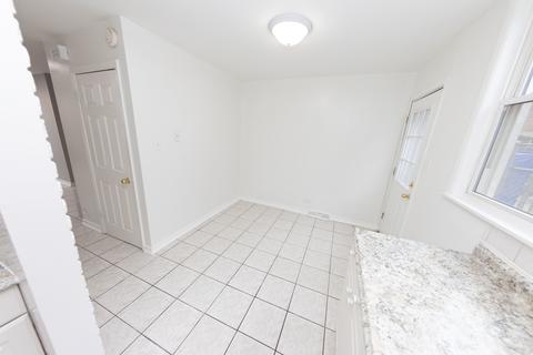 2059 Pine St #B, Des Plaines, IL 60018 photo 9