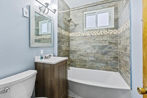 9719 S Avenue M, Chicago, IL 60617 photo 8