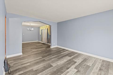 9719 S Avenue M, Chicago, IL 60617 photo 3