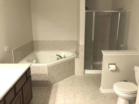 2207 Yale Cir, Hoffman Estates, IL 60192 photo 6