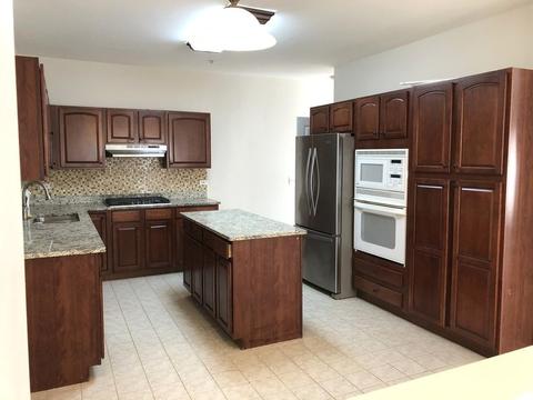 2207 Yale Cir, Hoffman Estates, IL 60192 photo 2