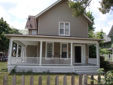 338 Saint Charles St, Elgin, IL 60120 photo 1