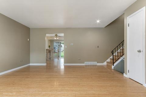 343 Gale St, Elgin, IL 60123 photo 3