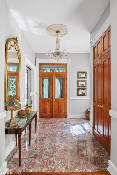 830 W Wolfram St, Chicago, IL 60657 photo 3