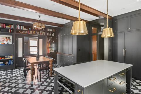 830 W Wolfram St, Chicago, IL 60657 photo 18