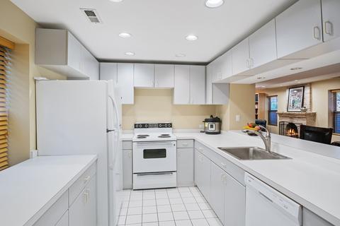 830 W Wolfram St, Chicago, IL 60657 photo 35