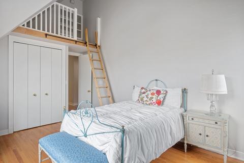 830 W Wolfram St, Chicago, IL 60657 photo 26