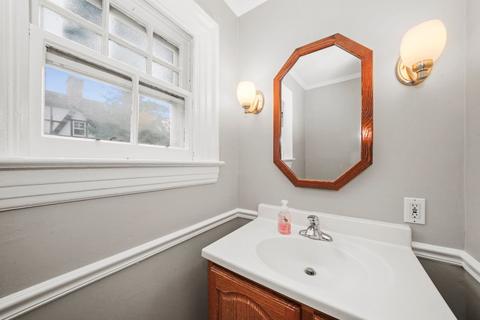 145 Bartram Rd, Riverside, IL 60546 photo 21