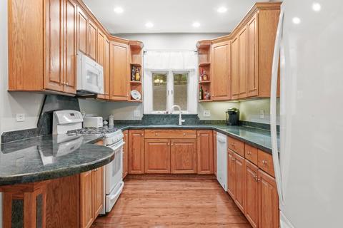 145 Bartram Rd, Riverside, IL 60546 photo 9