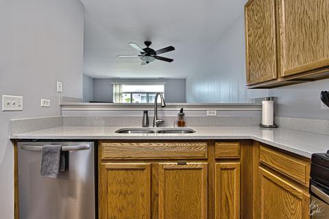 2869 Falling Waters Dr, Lindenhurst, IL 60046 photo 5