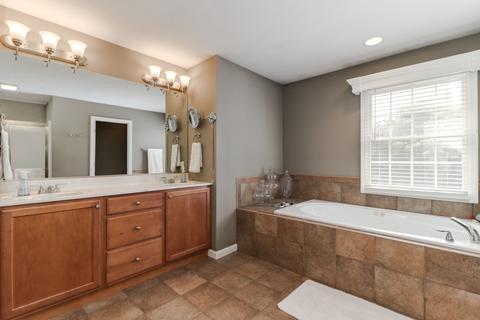 1084 N Pointe Dr, Normal, IL 61761 photo 34